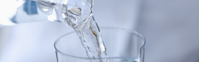 El agua destilada es mucho más que un líquido transparente