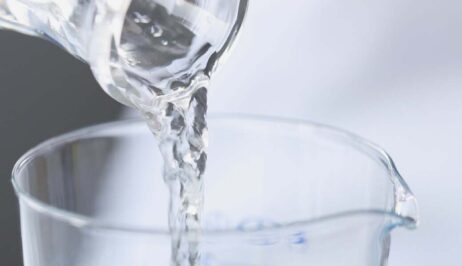 agua destilada