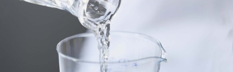 agua destilada