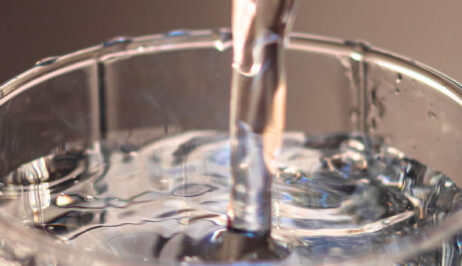agua destilada
