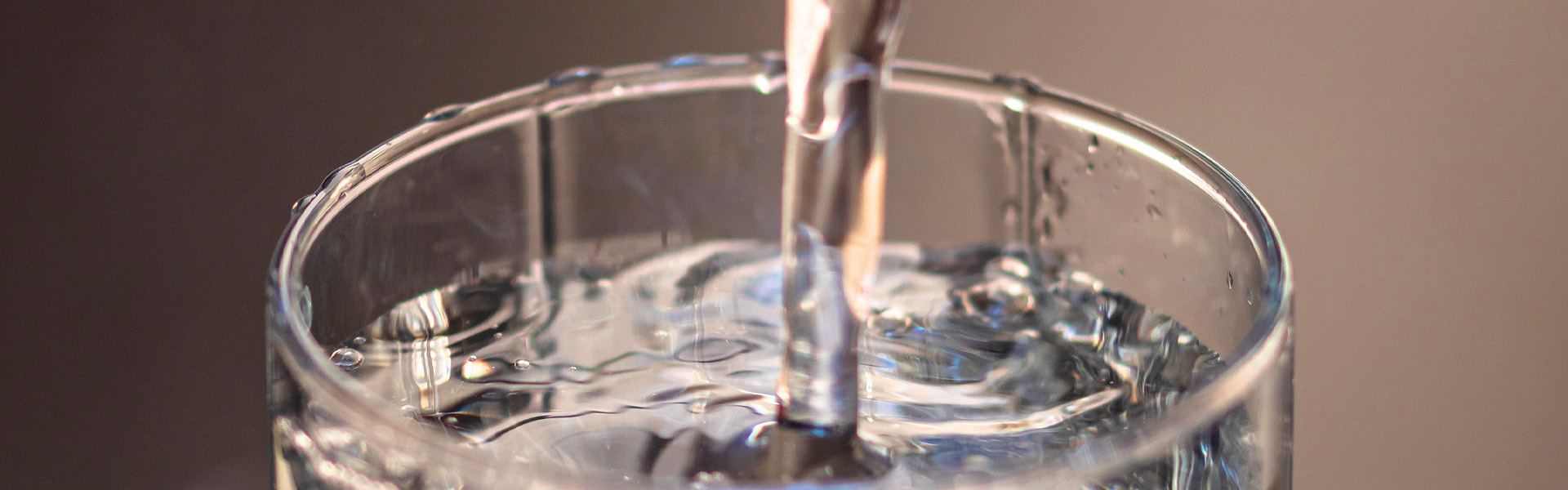 Agua Destilada en Ramos Arizpe: Clave para la Eficiencia y Vida Útil de la Industria